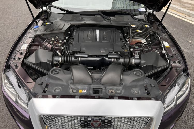 Used Jaguar XJ 2018 XJL 3.0 SC Two-Wheel-Drive Elegant Business Edition Engine Bay
