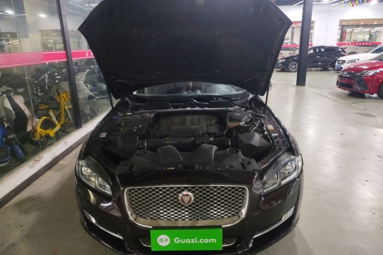 Used Jaguar XJ 2016 XJL 3.0 SC Two-Wheel-Drive Elegant Business Edition Engine Bay