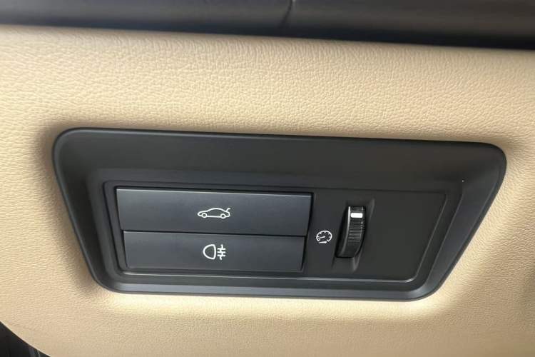 Used Jaguar XJ 2016 XJL 3.0 SC Two-Wheel-Drive Elegant Business Edition Interior 2