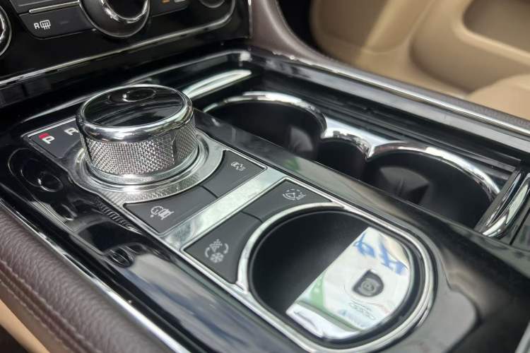 Used Jaguar XJ 2016 XJL 3.0 SC Two-Wheel-Drive Elegant Business Edition Interior 8