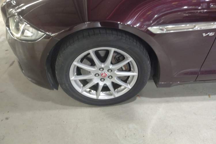 Used Jaguar XJ 2016 XJL 3.0 SC Two-Wheel-Drive Elegant Business Edition Left Front Wheel Hub
