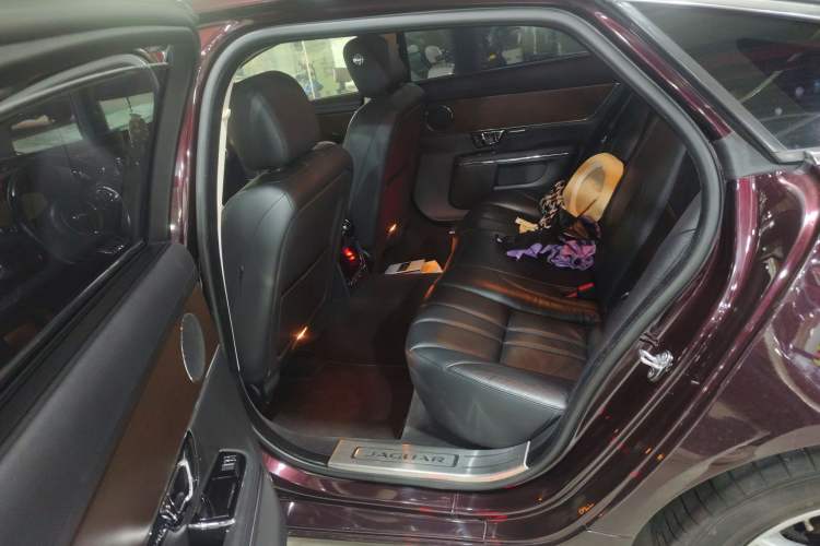 Used Jaguar XJ 2016 XJL 3.0 SC Two-Wheel-Drive Elegant Business Edition Left Rear Seat