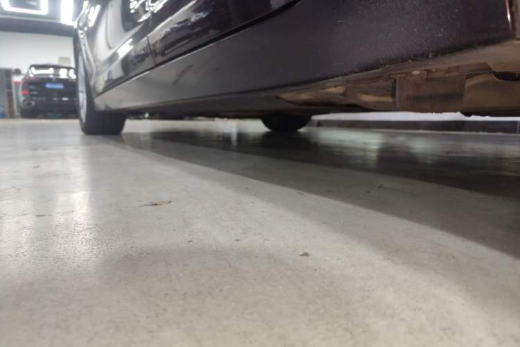 Used Jaguar XJ 2016 XJL 3.0 SC Two-Wheel-Drive Elegant Business Edition Left Side Sill