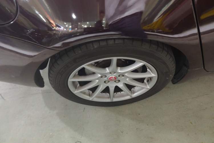 Used Jaguar XJ 2016 XJL 3.0 SC Two-Wheel-Drive Elegant Business Edition Right Rear Wheel Hub