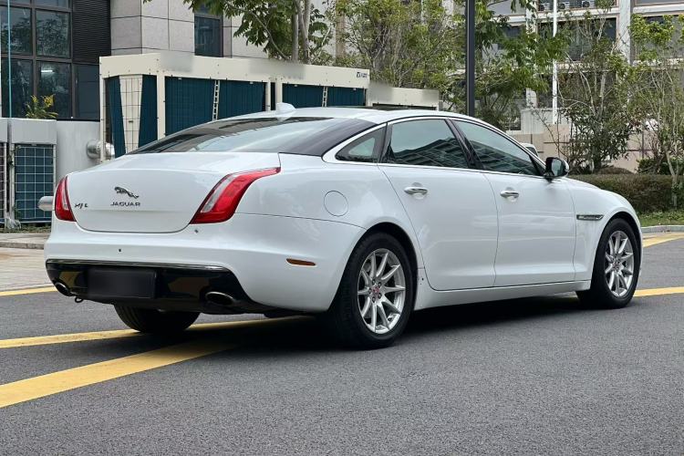 Used Jaguar XJ 2016 XJL 2.0T Two-Wheel-Drive Elegant Business Edition Exterior 5