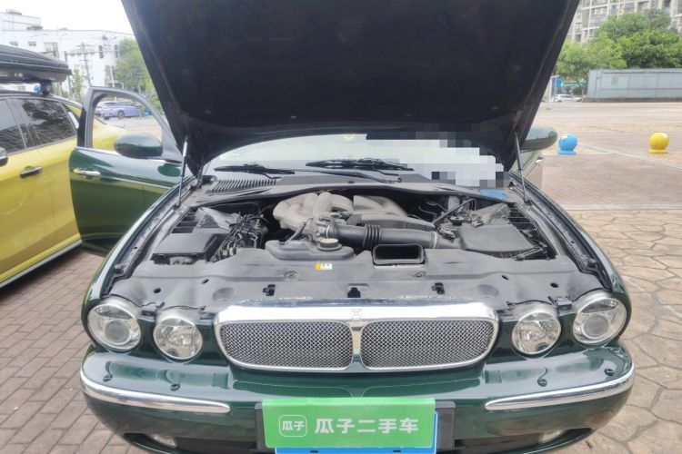 Used Jaguar XJ 2007 XJ6L 3.0 Royal Extended-Length Model Engine Bay