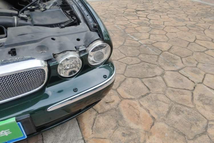 Used Jaguar XJ 2007 XJ6L 3.0 Royal Extended-Length Model Engine Bay Left