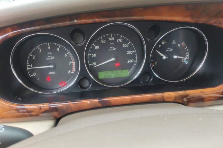 Used Jaguar XJ 2007 XJ6L 3.0 Royal Extended-Length Model Instrument Cluster