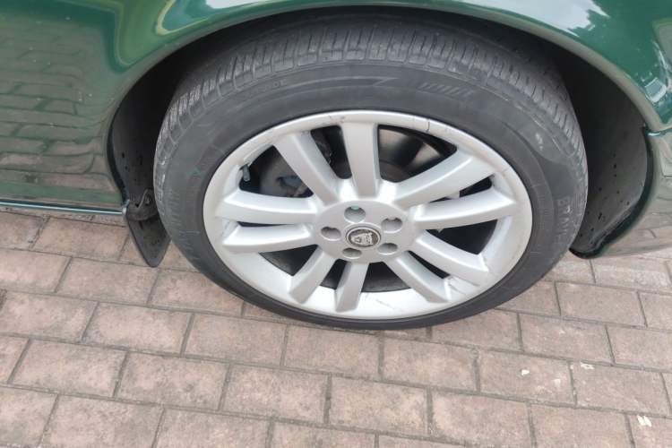 Used Jaguar XJ 2007 XJ6L 3.0 Royal Extended-Length Model Right Front Wheel Hub