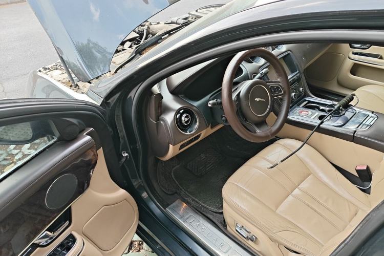 Used Jaguar XJ 2011 XJL 3.0 Panoramic Business Edition Driver Seat