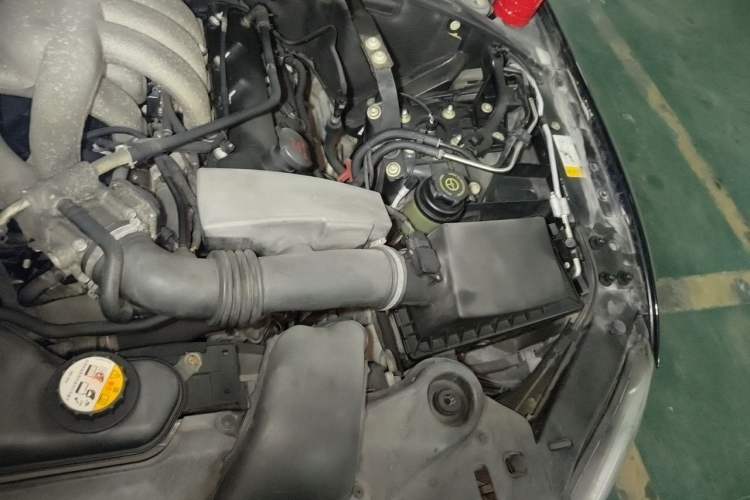 Used Jaguar XJ 2011 XJL 3.0 Panoramic Business Edition Engine Bay Left