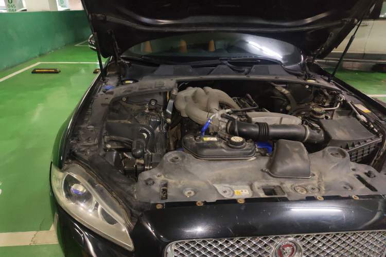 Used Jaguar XJ 2011 XJL 3.0 Panoramic Business Edition Engine Bay Right