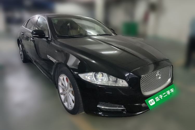 Used Jaguar XJ 2011 XJL 3.0 Panoramic Business Edition Front Right 45 Deg