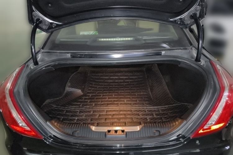 Used Jaguar XJ 2011 XJL 3.0 Panoramic Business Edition Trunk