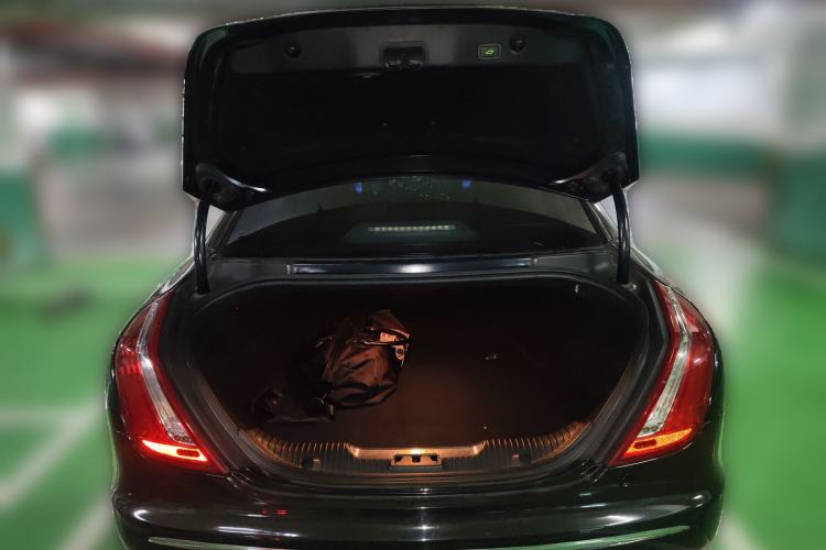 Used Jaguar XJ 2011 XJL 3.0 Panoramic Business Edition Trunk