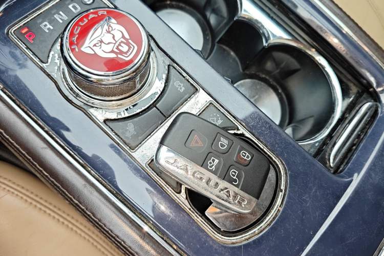 Used Jaguar XJ 2011 XJL 3.0 Panoramic Business Edition Vehicle Key