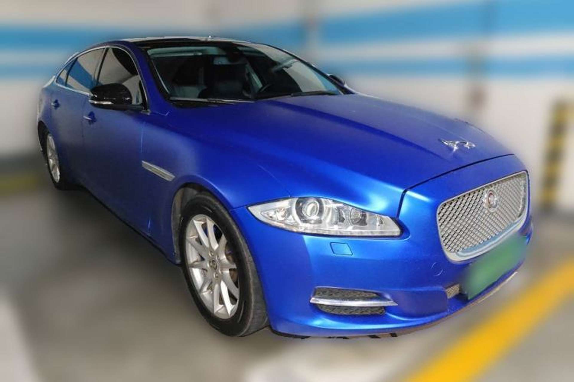 Used Jaguar XJ 2011 XJL 3.0 Panoramic Business Edition Front Right 45 Deg