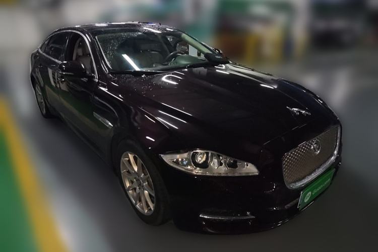 Used Jaguar XJ 2011 XJL 3.0 Panoramic Business Edition Front Right 45 Deg