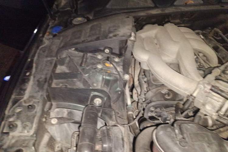 Used Jaguar XJ 2011 XJL 3.0 Panoramic Business Edition Engine Bay Right