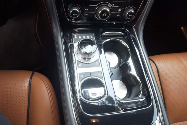 Used Jaguar XJ 2011 XJL 5.0 Flagship Prestige Edition Gear Lever