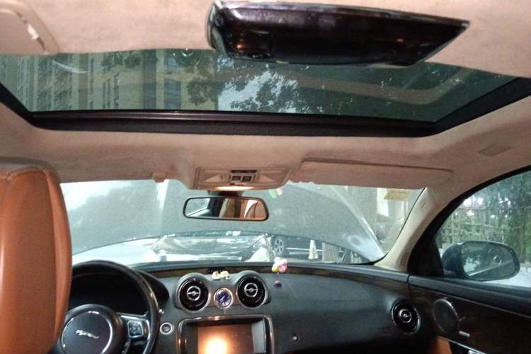 Used Jaguar XJ 2011 XJL 3.0 Panoramic Business Edition Headliner