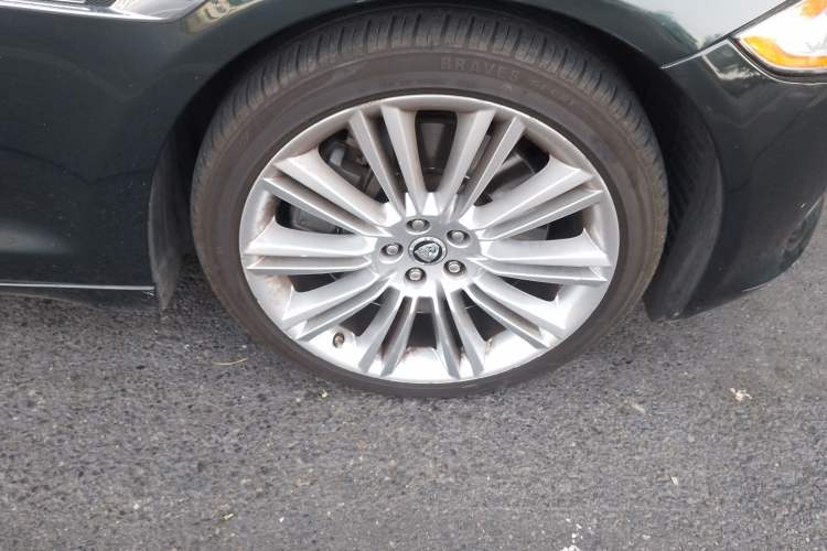 Used Jaguar XJ 2011 XJL 5.0 Flagship Prestige Edition Right Front Wheel Hub