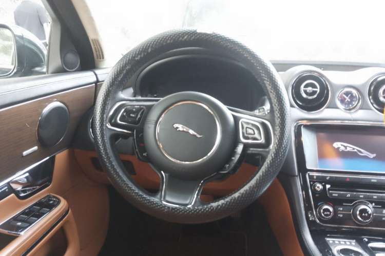 Used Jaguar XJ 2011 XJL 5.0 Flagship Prestige Edition Steering Wheel