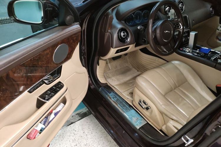 Used Jaguar XJ 2011 XJL 3.0 Panoramic Business Edition Driver Seat