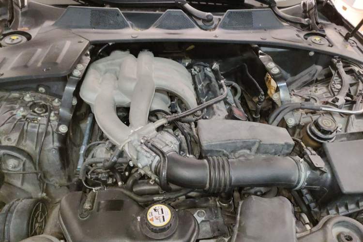 Used Jaguar XJ 2011 XJL 3.0 Panoramic Business Edition Engine Bay