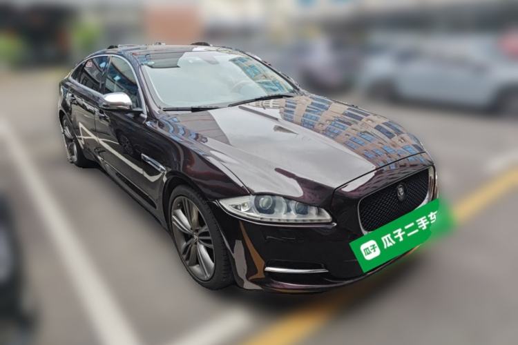 Used Jaguar XJ 2011 XJL 3.0 Panoramic Business Edition Front Right 45 Deg