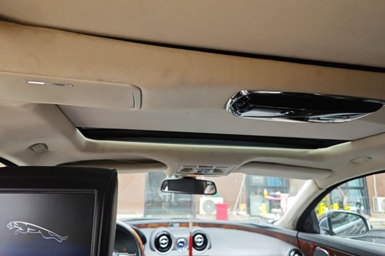 Used Jaguar XJ 2011 XJL 3.0 Panoramic Business Edition Headliner
