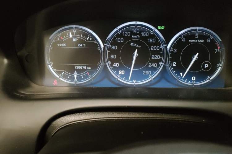 Used Jaguar XJ 2011 XJL 3.0 Panoramic Business Edition Odometer Close Up