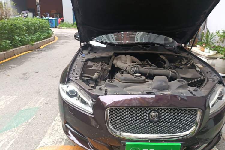 Used Jaguar XJ 2011 XJL 3.0 Panoramic Business Edition Engine Bay Right