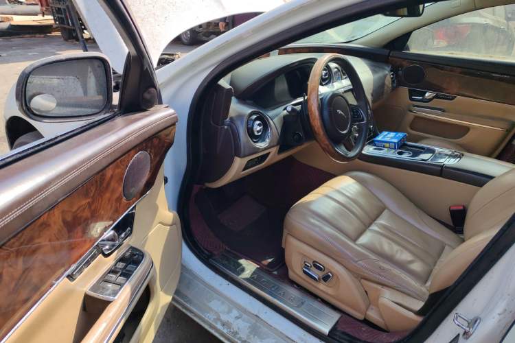 Used Jaguar XJ 2011 XJL 3.0 Panoramic Business Edition Driver Seat