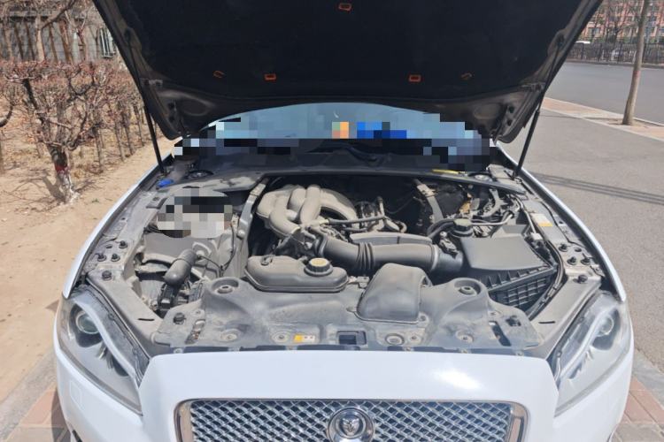 Used Jaguar XJ 2011 XJL 3.0 Panoramic Business Edition Engine Bay