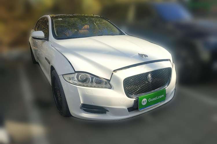 Used Jaguar XJ 2011 XJL 3.0 Panoramic Business Edition Front Right 45 Deg