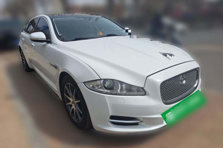 Used Jaguar XJ 2011 XJL 3.0 Panoramic Business Edition Front Right 45 Deg