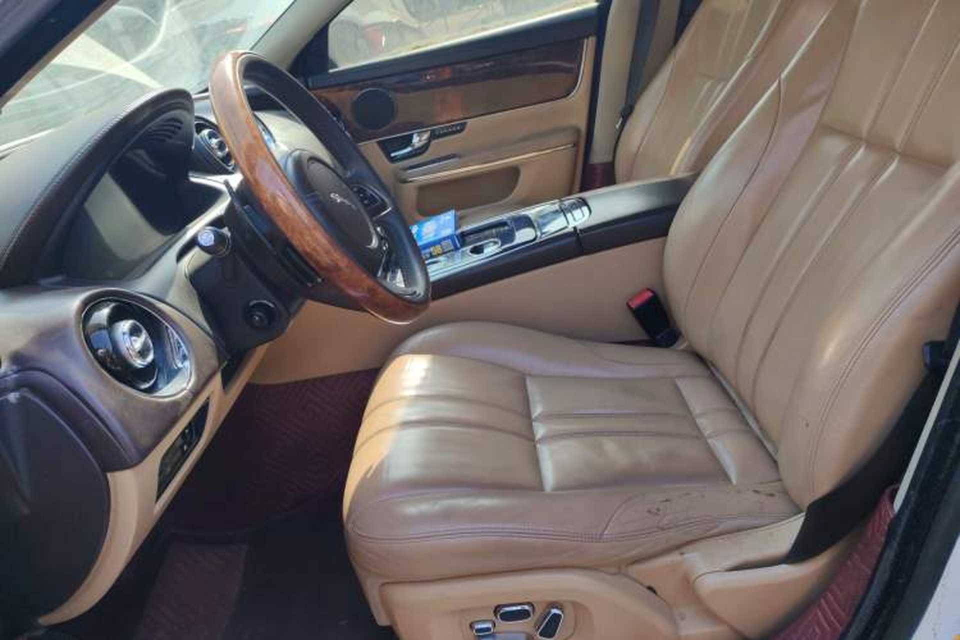 Used Jaguar XJ 2011 XJL 3.0 Panoramic Business Edition Left Front Seat