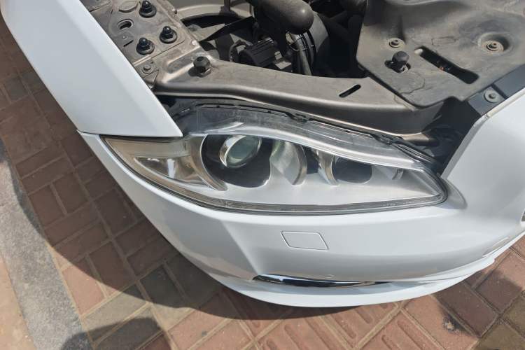 Used Jaguar XJ 2011 XJL 3.0 Panoramic Business Edition Right Front Headlight