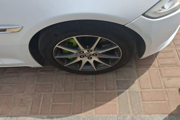 Used Jaguar XJ 2011 XJL 3.0 Panoramic Business Edition Right Front Wheel Hub