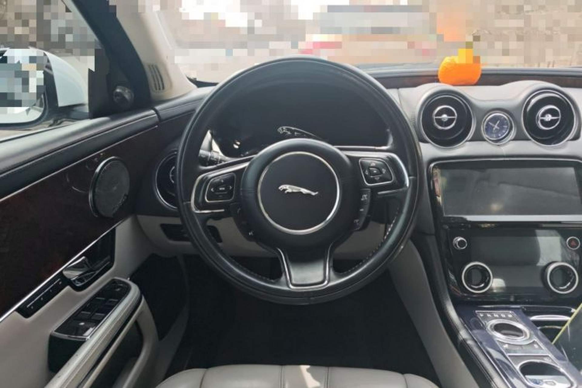 Used Jaguar XJ 2011 XJL 3.0 Panoramic Business Edition Steering Wheel