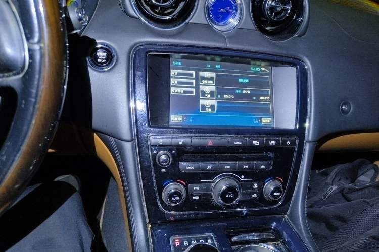 Used Jaguar XJ 2012 XJL 3.0 Flagship Business Edition Audio And AC Panel