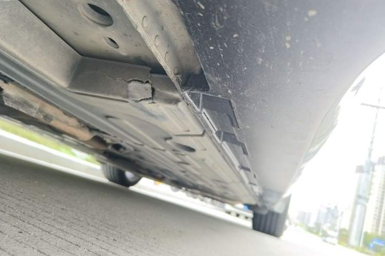 Used Jaguar XJ 2012 XJL 3.0 Panoramic Business Edition Chassis Front Left