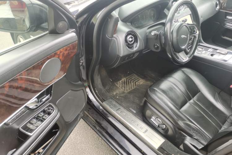 Used Jaguar XJ 2012 XJL 3.0 Panoramic Business Edition Driver Seat