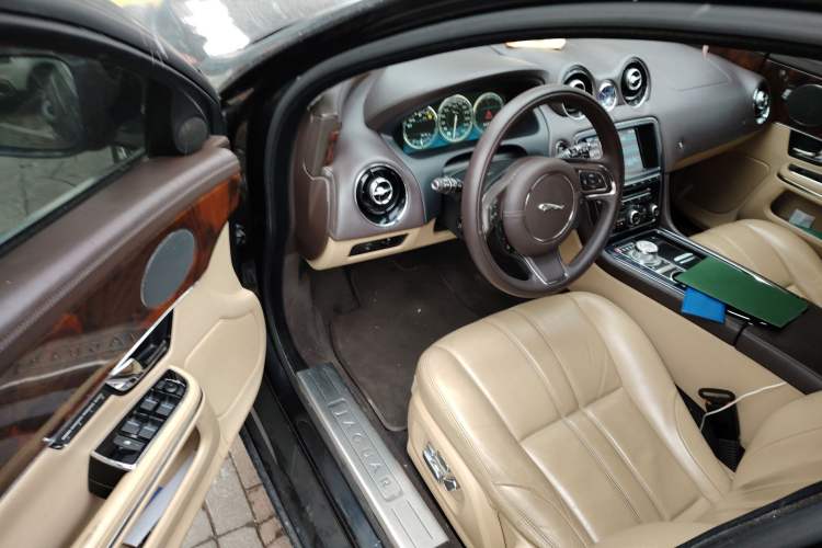 Used Jaguar XJ 2012 XJL 3.0 Panoramic Business Edition Driver Seat