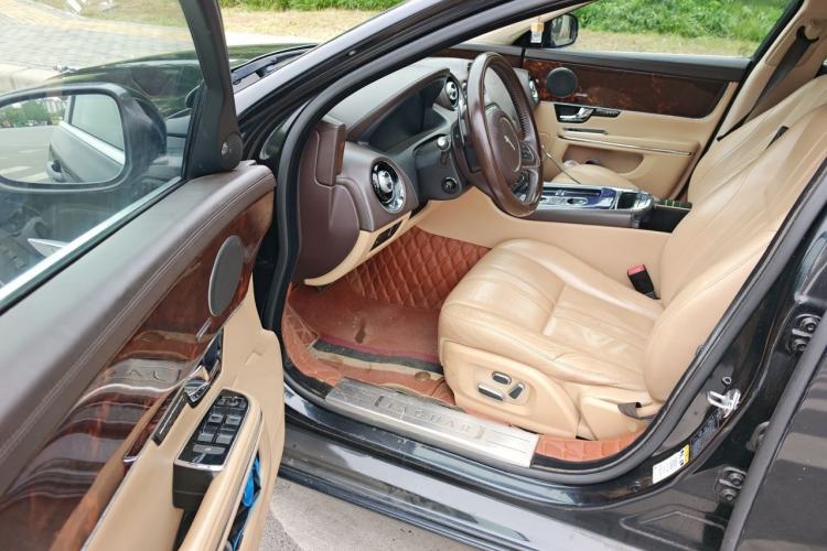 Used Jaguar XJ 2012 XJL 3.0 Panoramic Business Edition Driver Seat