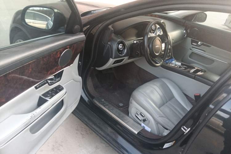 Used Jaguar XJ 2012 XJL 3.0 Panoramic Business Edition Driver Seat