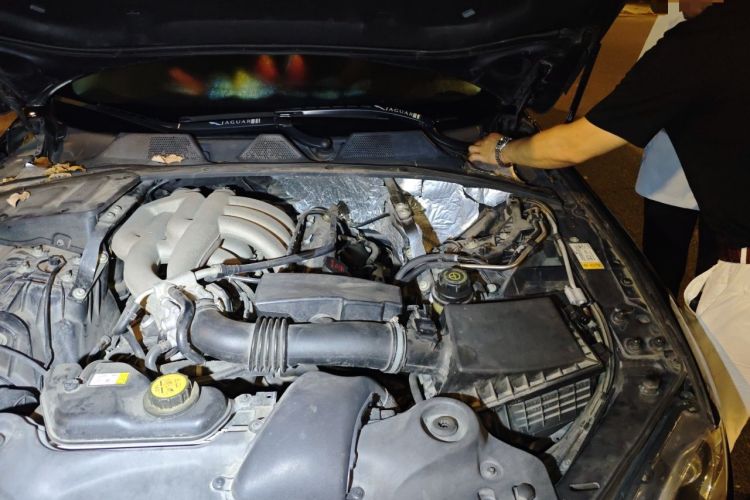 Used Jaguar XJ 2012 XJL 3.0 Panoramic Business Edition Engine Bay Left