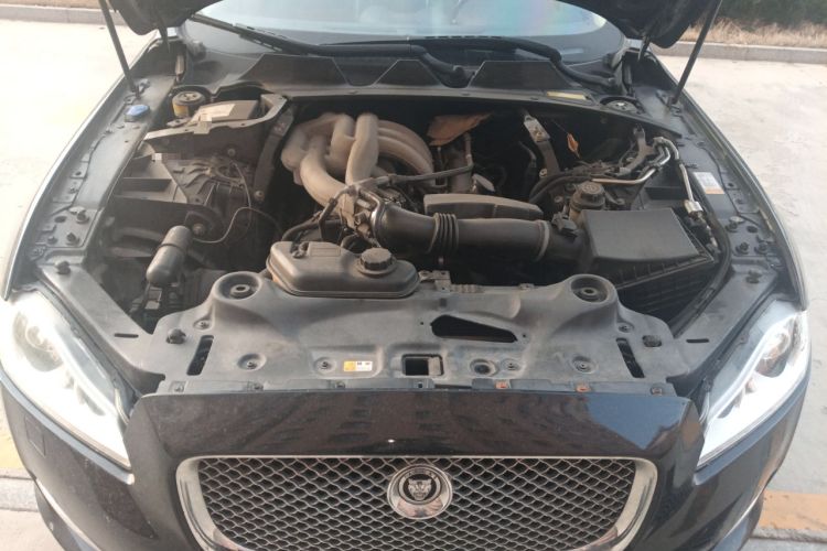 Used Jaguar XJ 2012 XJL 3.0 Panoramic Business Edition Engine Bay