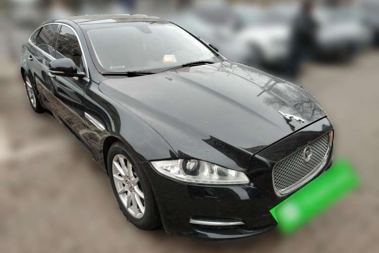Used Jaguar XJ 2012 XJL 3.0 Panoramic Business Edition Front Right 45 Deg